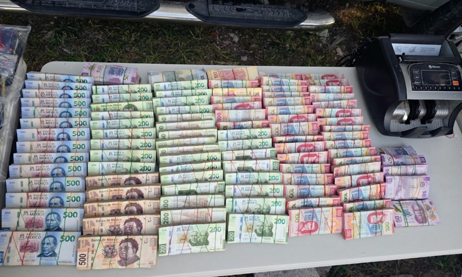 Aseguran más de dos millones de pesos, armas y miles de dosis de sustancias en Durango