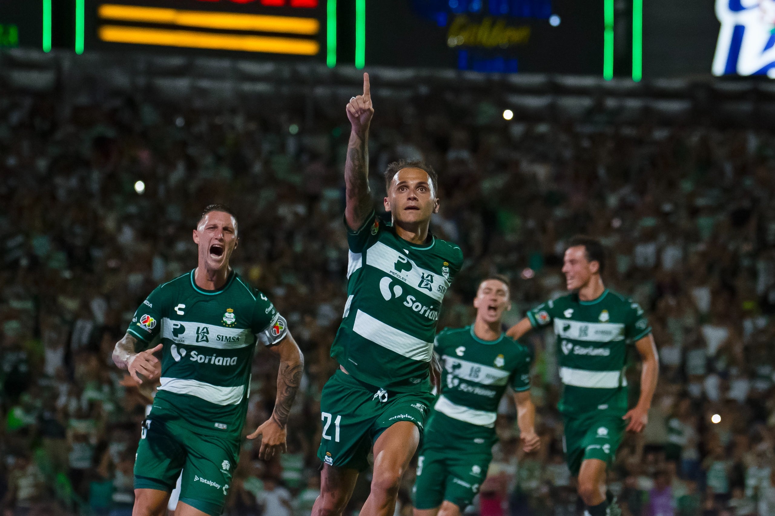 ¡Renace la ilusión en el TSM! Santos Laguna hila tres triunfos consecutivos y reconcilia a su afición
