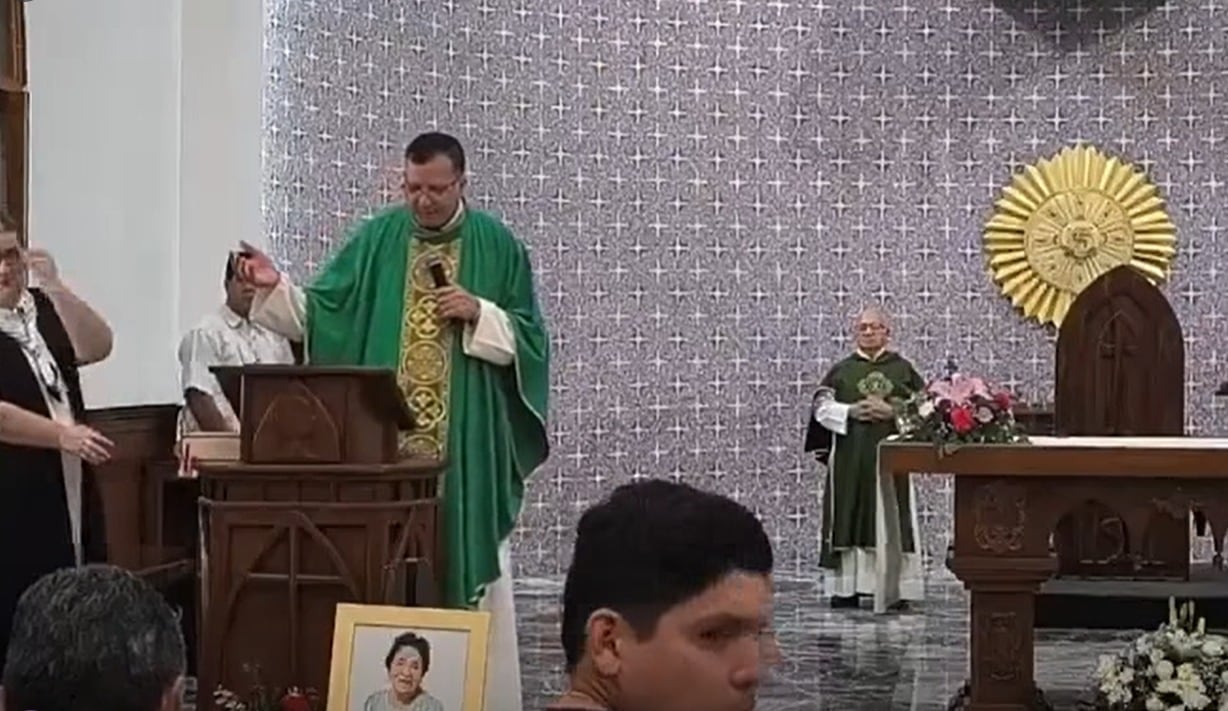 Enfrentamiento en Sinaloa interrumpe misa civiles armados causa pánico.jpeg