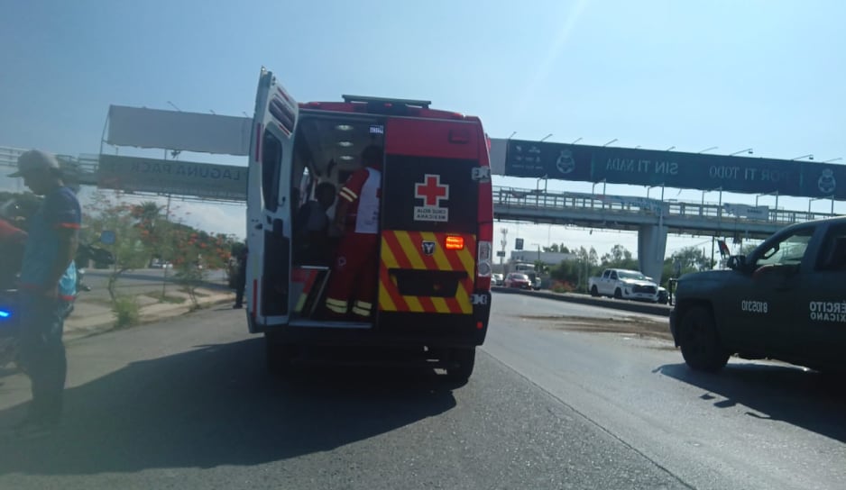 Carambola en el periférico Raúl López Sánchez en Torreón deja siete lesionados y tráfico colapsado