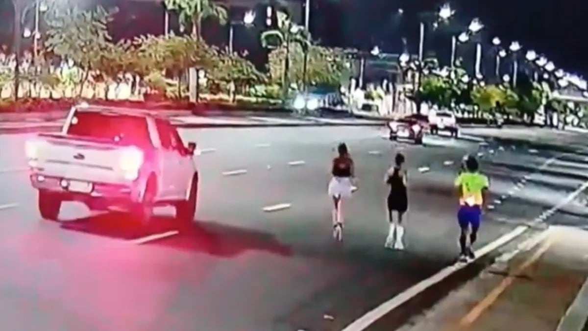 VIDEO | Corredora muere atropellada mientras entrenaba; conductor huyó 